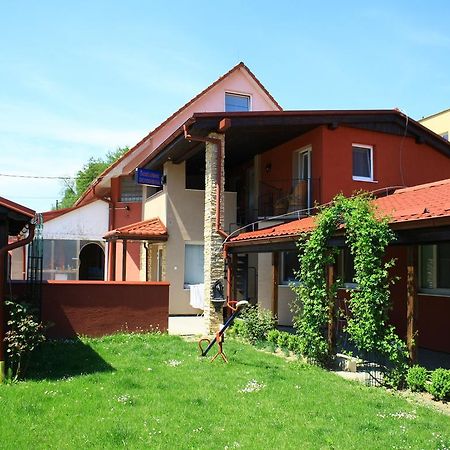 Penzion Rudolf Prievidza Exterior foto