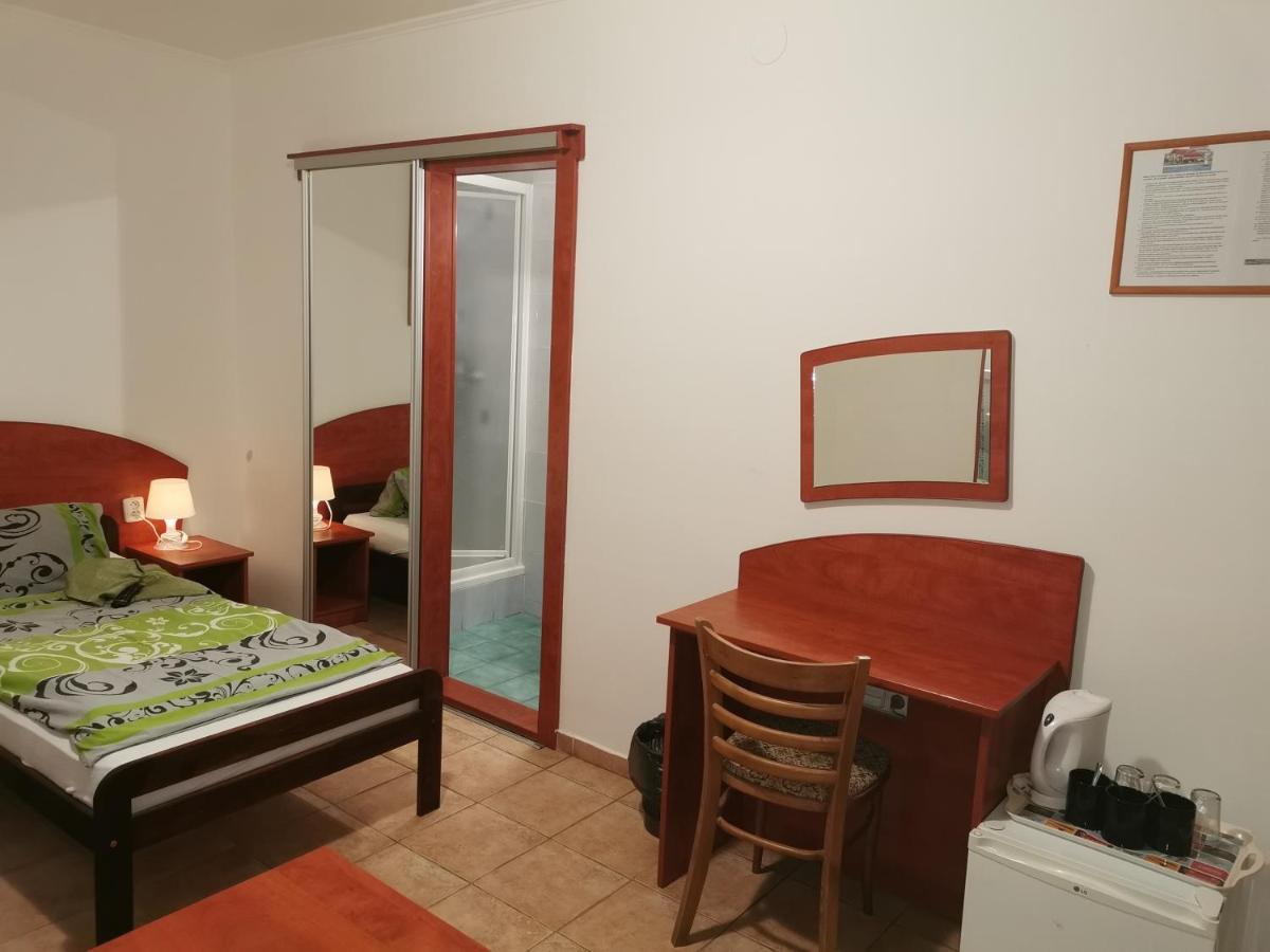 Penzion Rudolf Prievidza Exterior foto