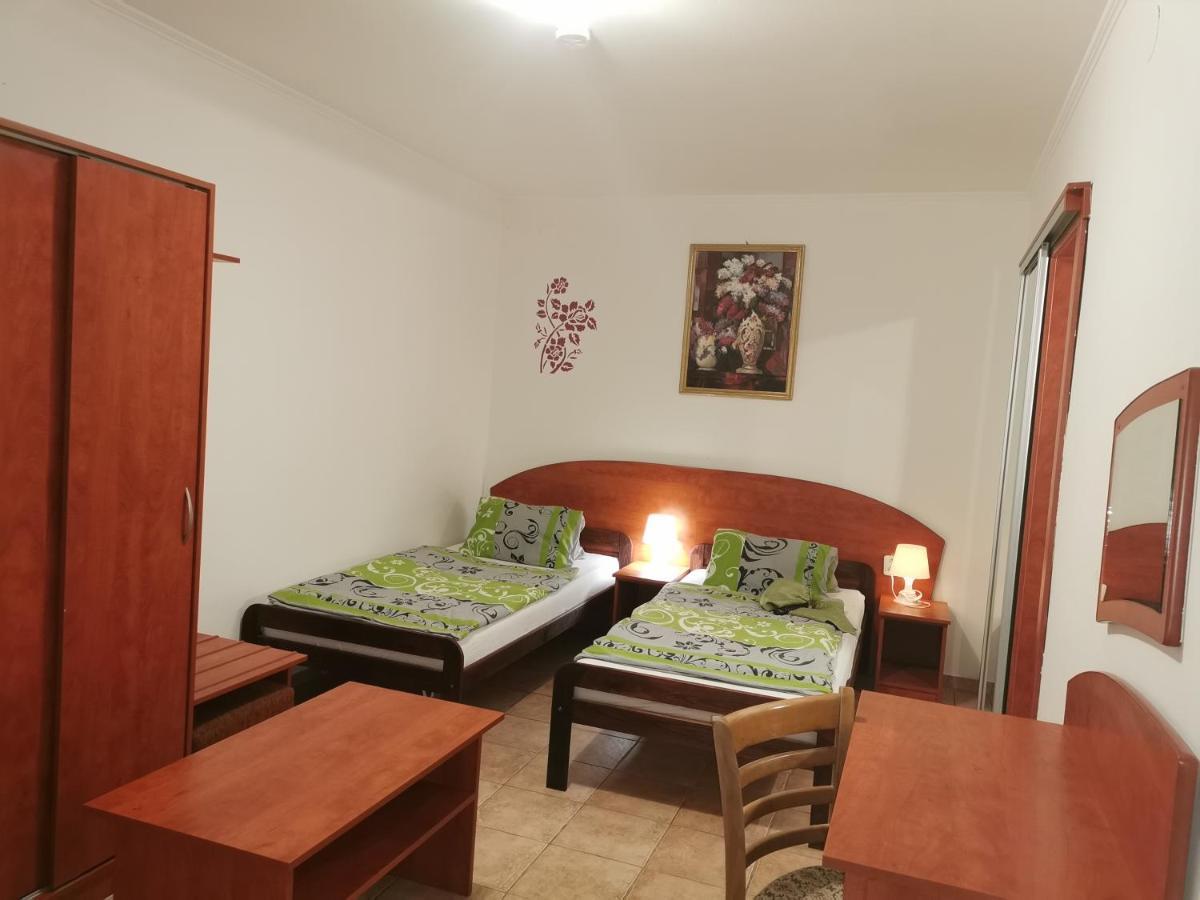 Penzion Rudolf Prievidza Exterior foto