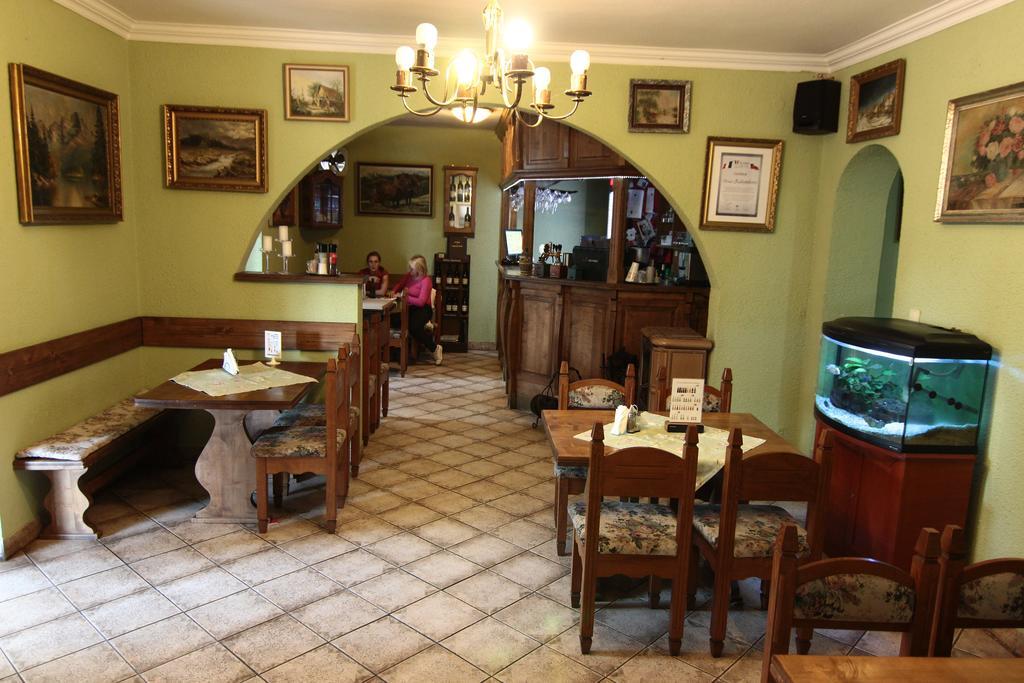 Penzion Rudolf Prievidza Exterior foto