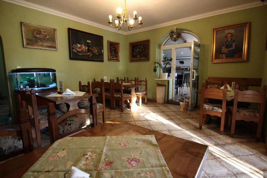 Penzion Rudolf Prievidza Exterior foto